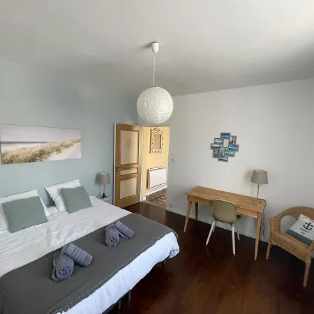 Maison De Charme A Chatelaillon-plage, Calme Et Proche Plage וילה
